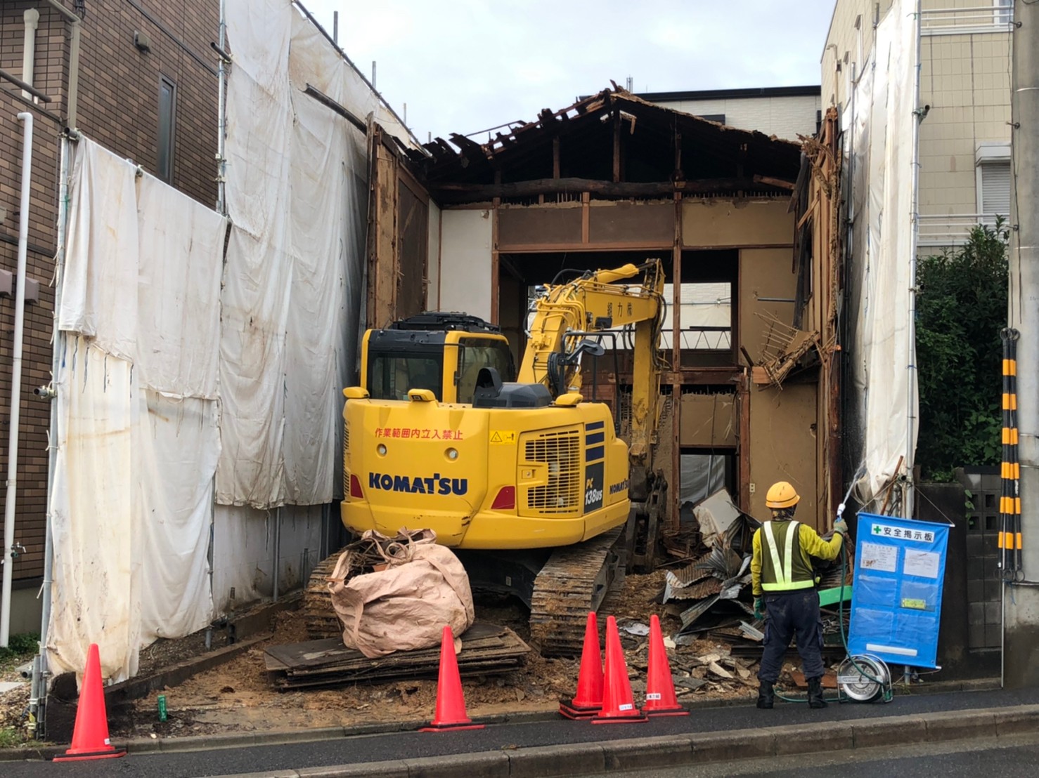 解体作業中写真:S様邸(木造2階建て)|木造2階建て