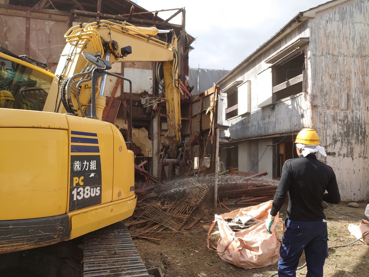 解体作業中写真:H様アパート(木造2階建て)|名古屋市西区