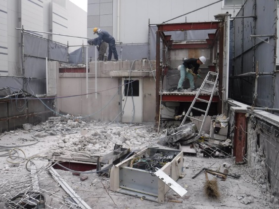 解体作業中写真:Nビル様(鉄骨造5階建(一部6階))|名古屋市中区