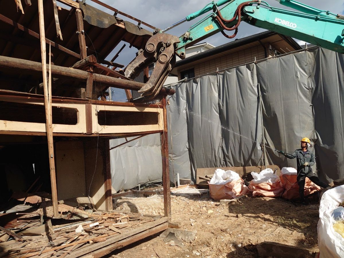 解体作業中写真：名古屋市南区　木造平屋建住宅（木造）｜名古屋市南区